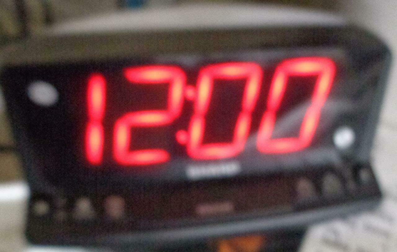 Sharp Intertek Digital Alarm Clock – Model SPC1225 – with Battery ...
