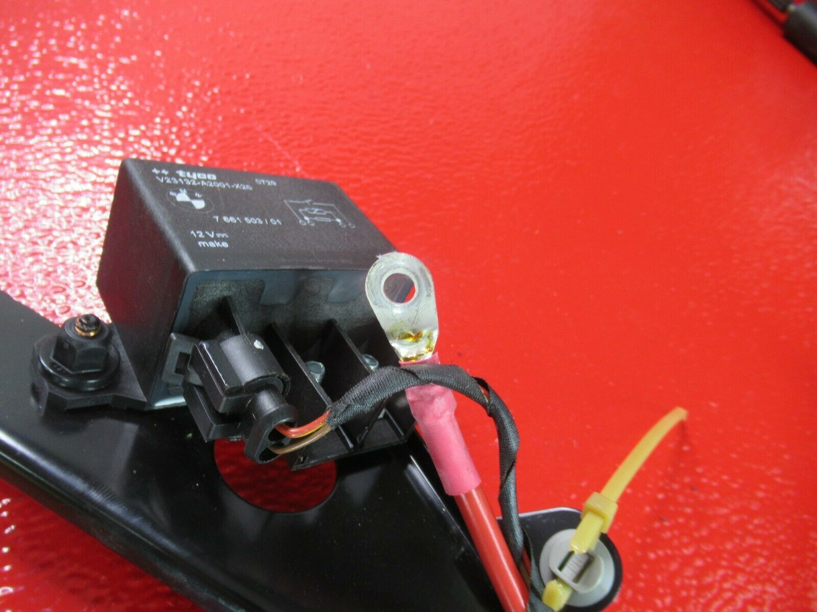 BMW E60 E90 E92 F01 F02 F10 F12 E70 Electric Relay Cooling Fan Unit