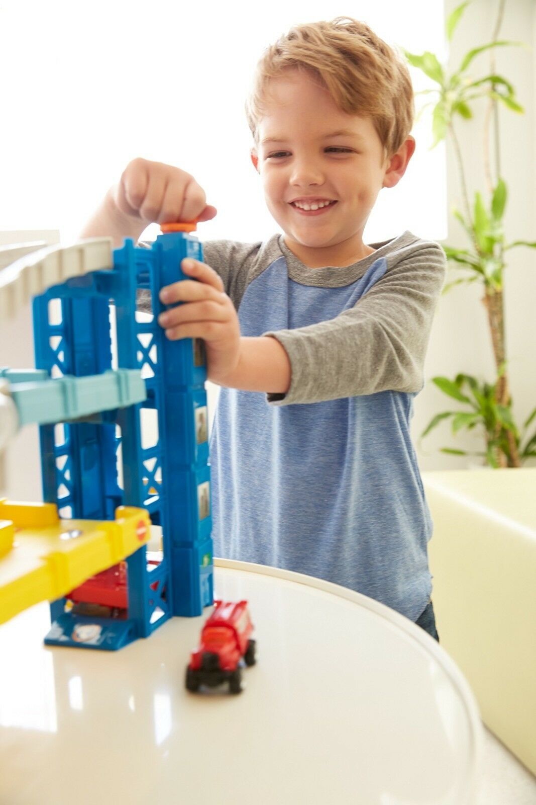 Matchbox Car Garage Playset Gas Pump Station Tow Truck Ramp Parking