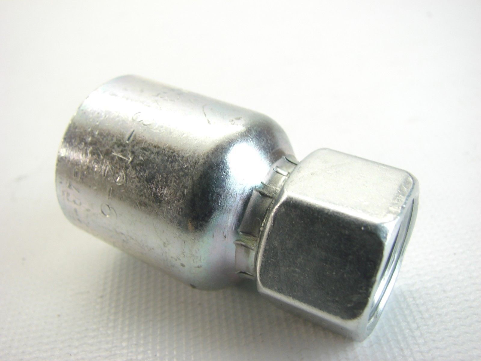 Parker 1C343126 12 Female Metric L x 3/8" ID Straight Ball Nose Hose