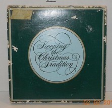 Vintage Avon "Sharing the Christmas Spirit" 1981 Decorative Christmas Plate - $31.19