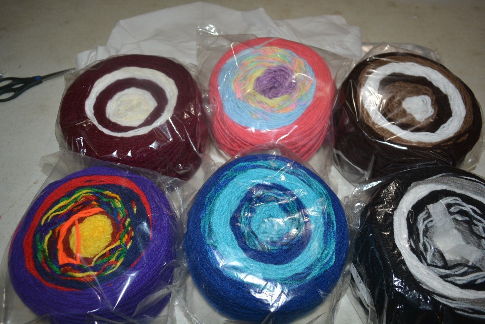 Southern Belle Mill End Yarn 5 Lb Lot Assorted Center Pull Balls 4 Ply Acrylic Yarn