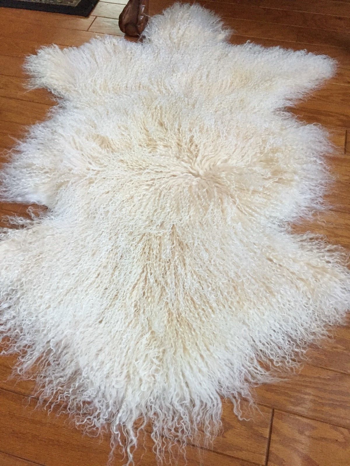 Mongolian Tibetan Lambskin sheepskin Fur pelt Rug creamy light Beige Snowtop NWT