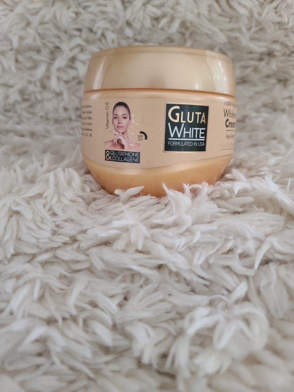 Gluta White Whitening Cream Age Defying 275ml
