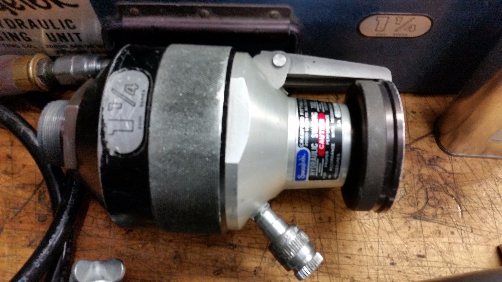 Swagelok HYDRAULIC TUBE SWAGING TOOL 11/4" 2401 SERIES WITH PUMP Other