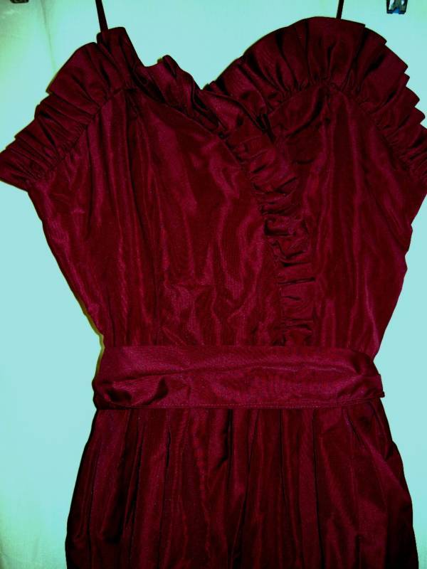 burgundy goen