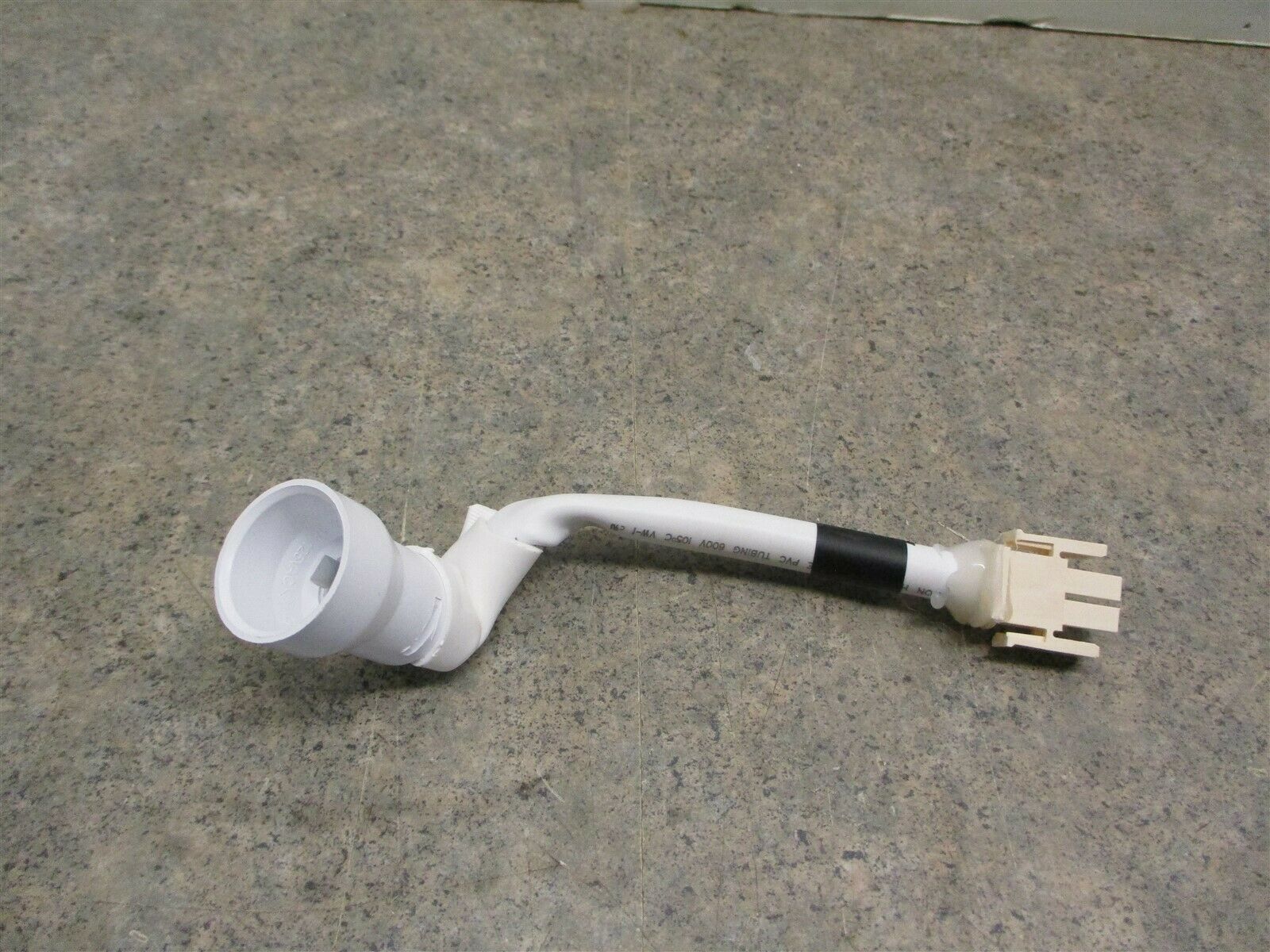 VISSANI REFRIGERATOR LIGHT SOCKET PART 502409000103 Refrigerator