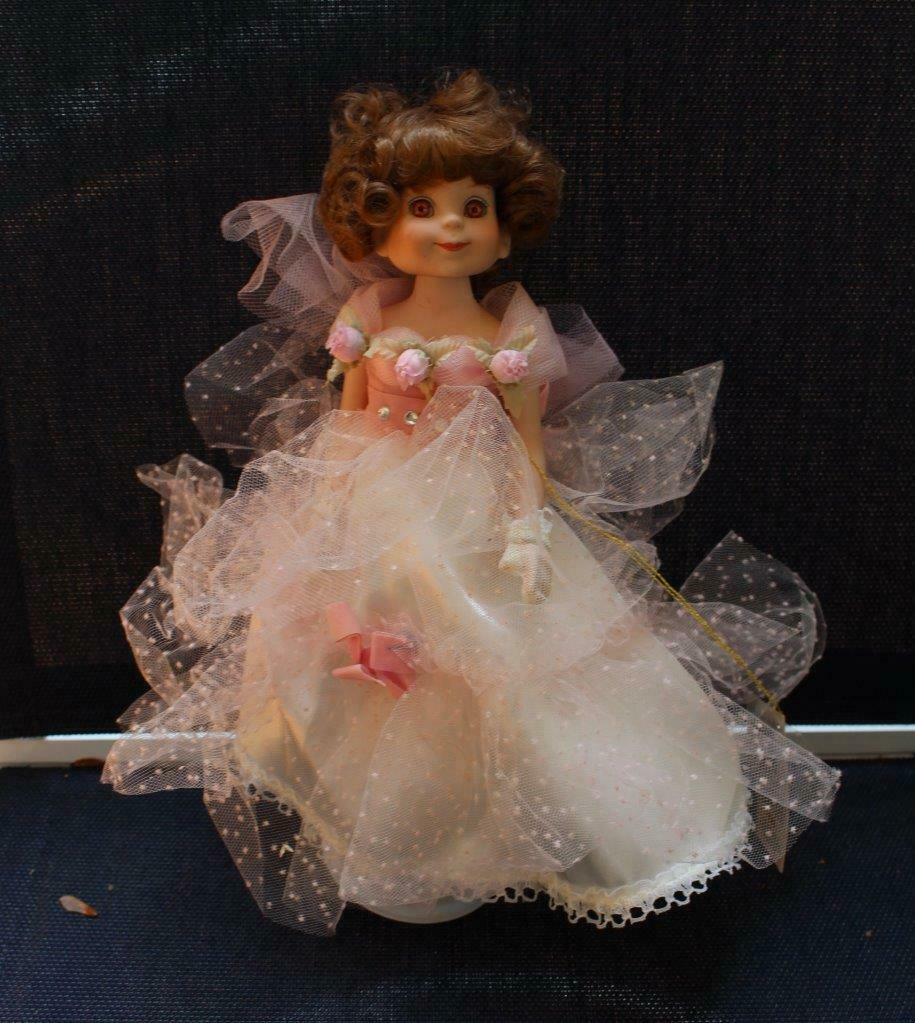1998 Betsy McCall Collector Doll paper doll 