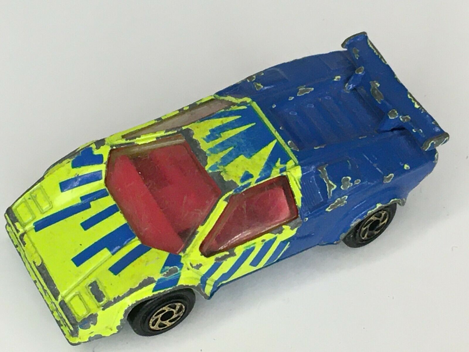 matchbox 1985 lamborghini countach lp500