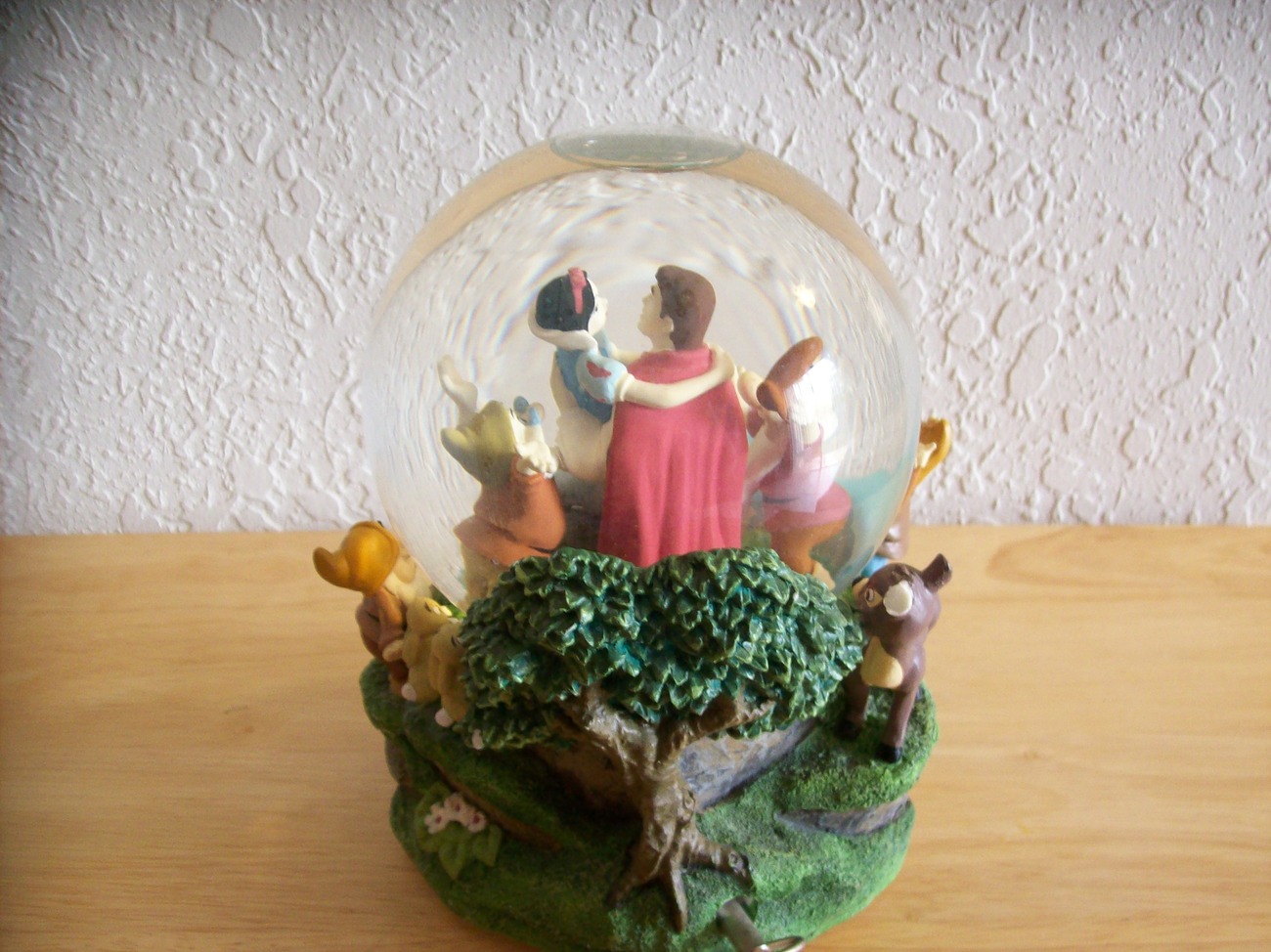 Disney Snow White & Seven Dwarfs Snow globe Snowglobes