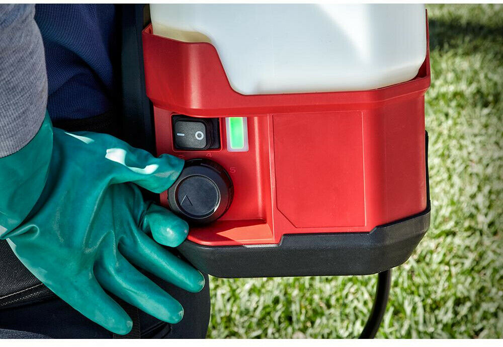 Milwaukee Backpack Pesticide Sprayer 4 Gal. 18V LithiumIon Cordless