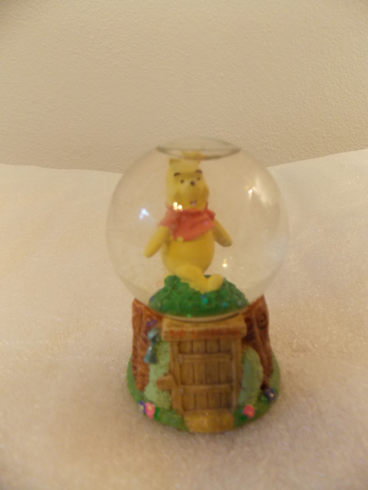 precious moments winnie the pooh snow globe