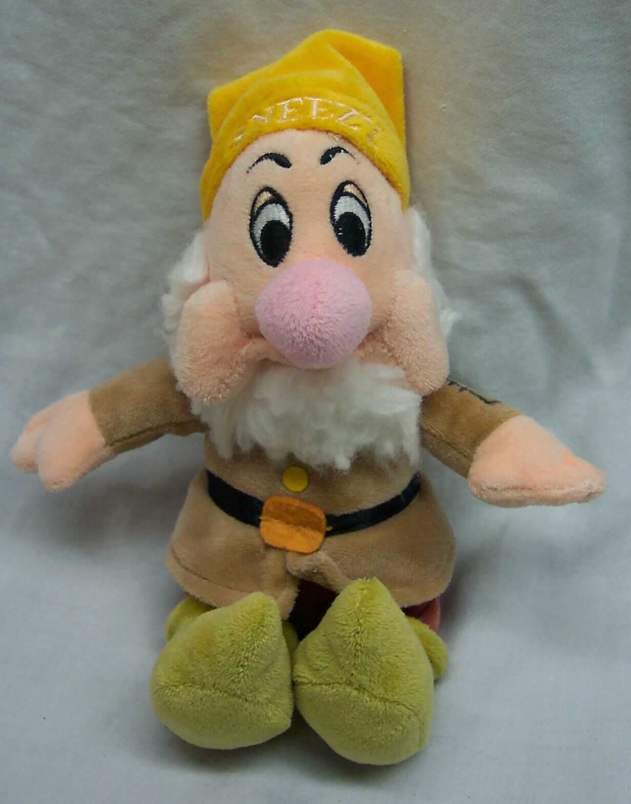 Walt Disney Snow White and Seven Dwarfs SNEEZY DWARF 8