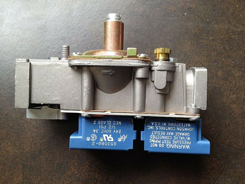 JOHNSON CONTROLS REDUNDANT GAS VALVE G53DBG2 BRAND NEW Everything Else
