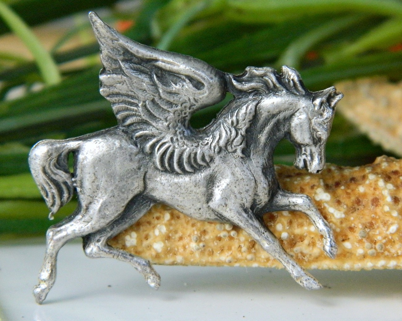 Vintage Pegasus Winged Horse Pewter Brooch Pin Mythology - Brooches & Pins