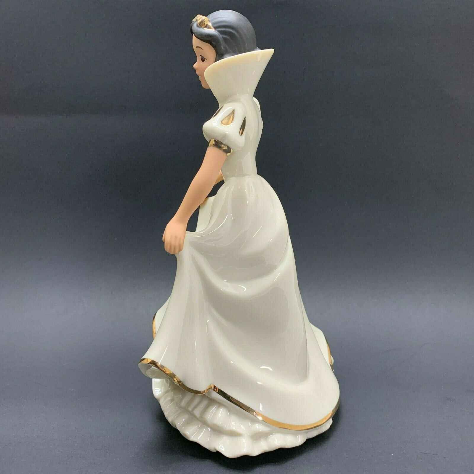 Lenox Snow White Disney Showcase Collection Porcelain 24 K Gold Trim Figurine Snow White 