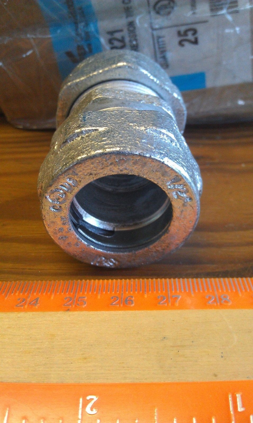 CPR 21 1/2" Compression Type Coupling NNB Cooper CrouseHinds Conduit