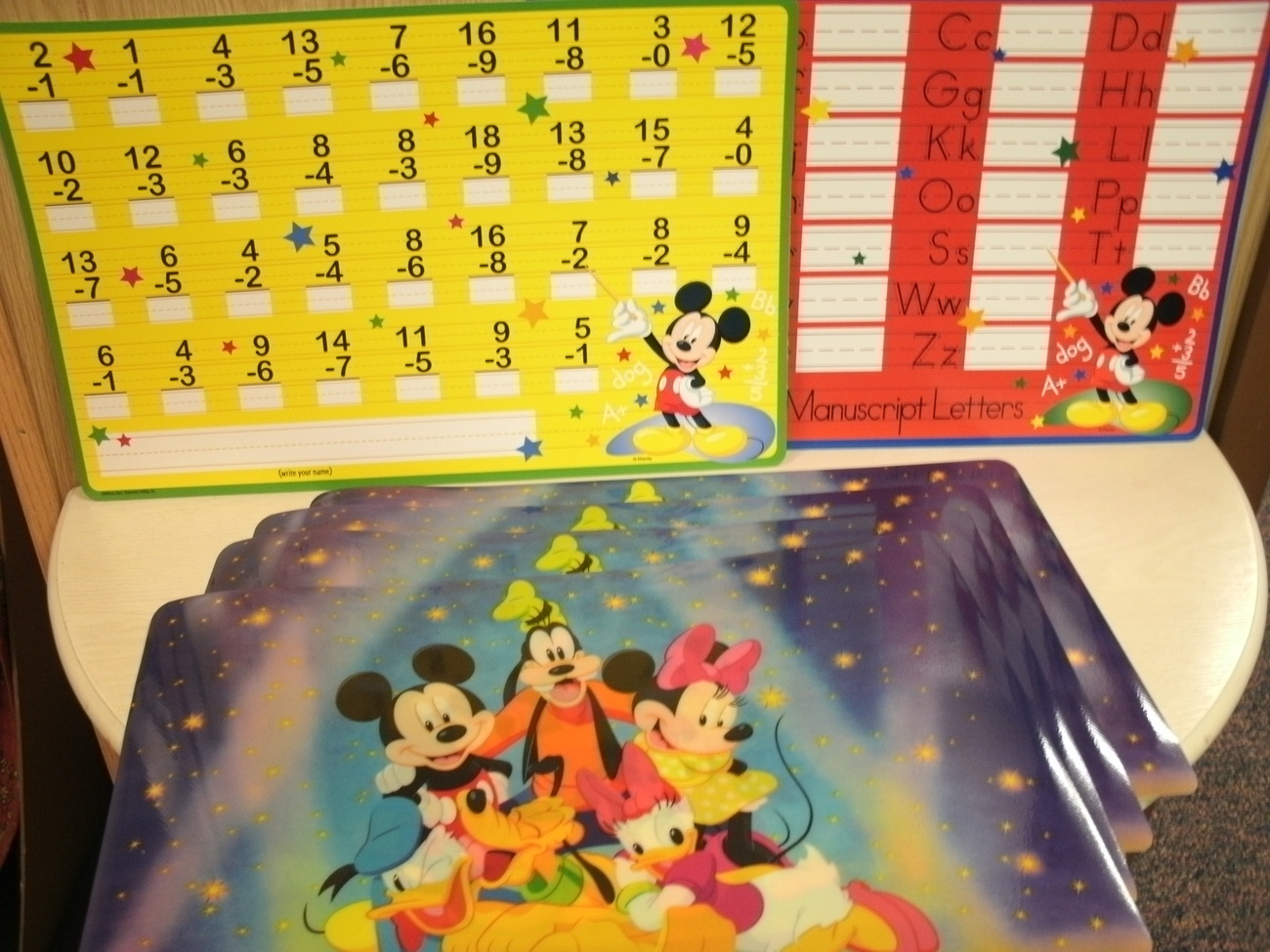Disney Placemats (Set of 4) plus 2 BONUS Writeon Wipeoff Placemats
