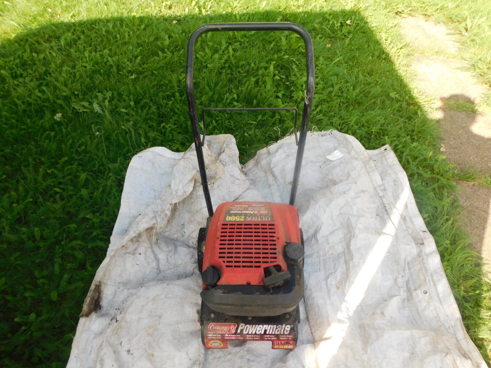 Coleman Powermate Generator Ultra 2500 5 HP (120 AC plugs) 2000 Watts