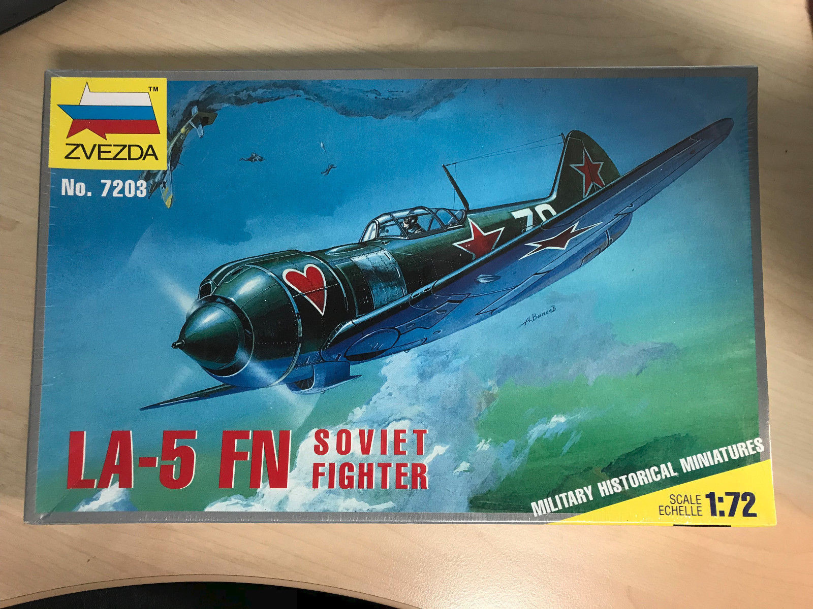 1//72 RUSSIAN PAK FA T-50 FIGHTER AIRCRAFT Model ZVEZDA 7229