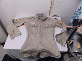 Khaki Tan Official Dress Uniform Vintage WWII Army MilitaryPatch Shirt 40916 - $96.18