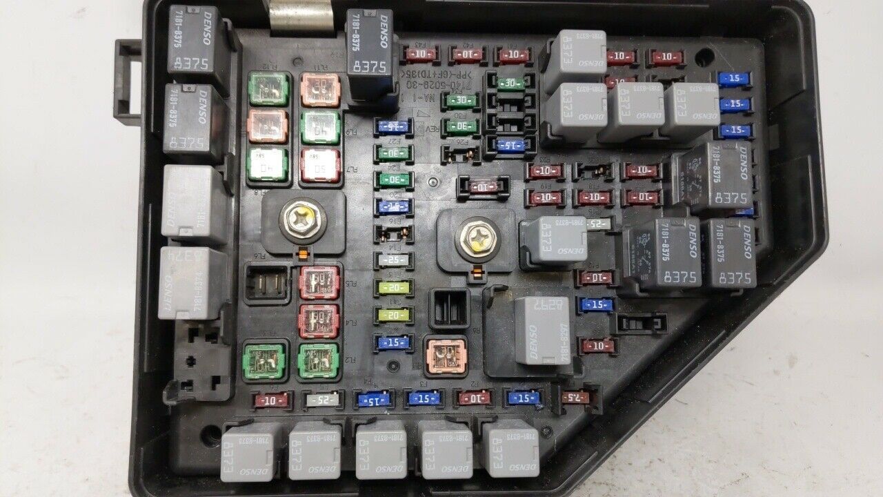 2005-2007 Cadillac Sts Fusebox Fuse Box Relay Module 6126458 64814 ...