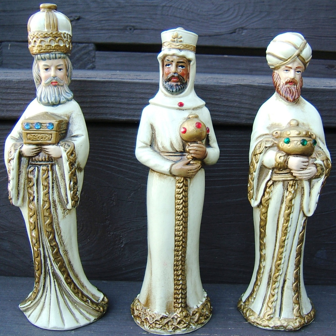 Vintage THREE WISE MEN CHRISTMAS Plasterware FIGURES RED BLUE GREEN ...