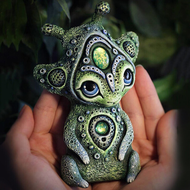 “A Fantasy World Biological”Creative Handicrafts