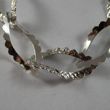 .925 RHODIUM SILVER BRACELET WITH GLOSSY AND HAMMERED LEAVES image 2