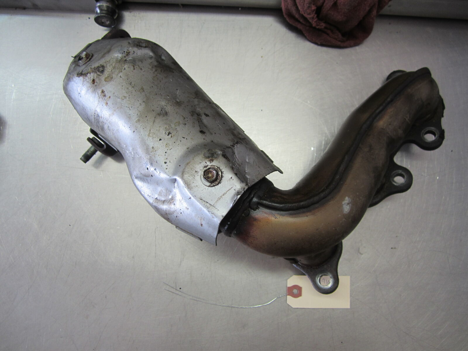 19W021 Left Exhaust Manifold 2004 Toyota Camry 3.0 - Exhaust Manifolds