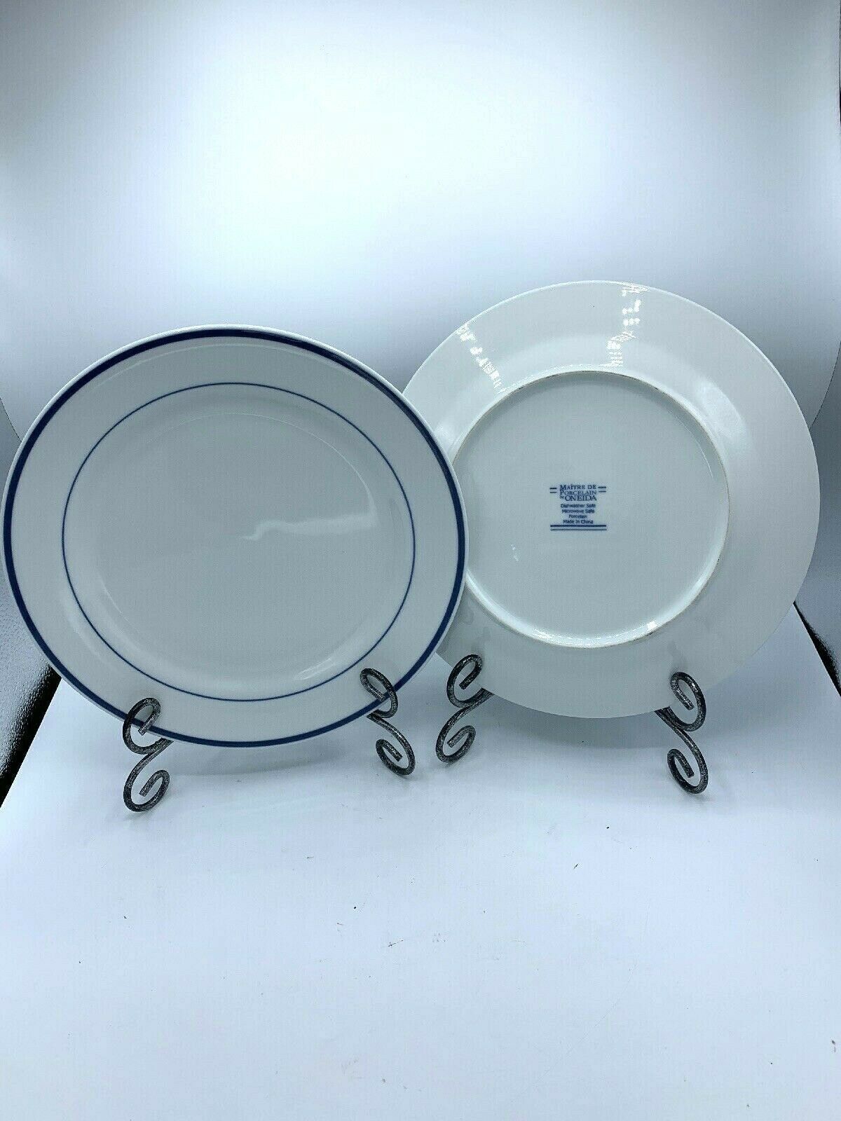Maitre D' by Oneida 11" Dinner Plates Porcelain Blue Stripes White Set