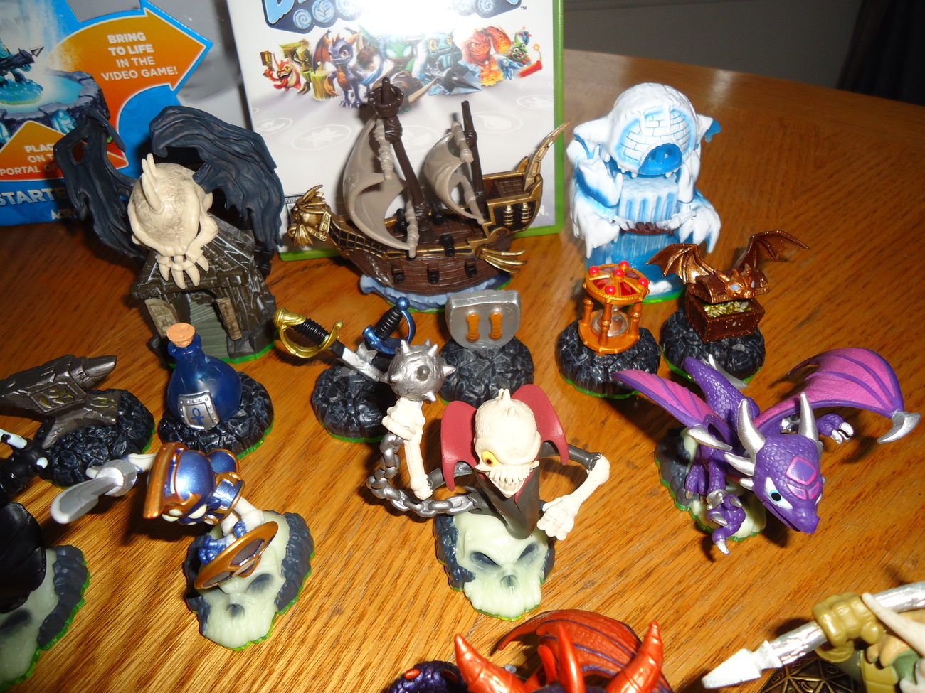 skylanders xbox figures