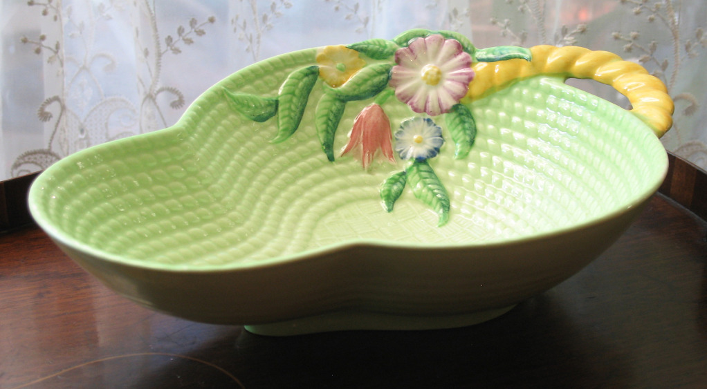 Art Deco : A lovely Carlton Ware Bowl hand painted with the Springtime ...