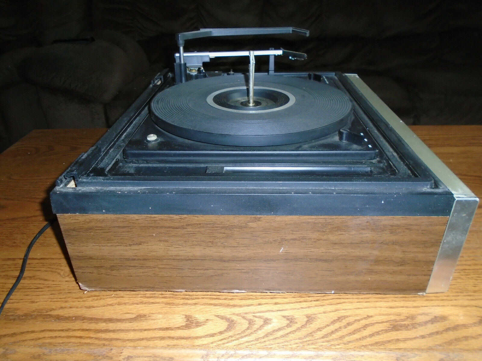 VINTAGE SOUNDESIGN 4719 AM/FM STEREO 8TRACK PHONO RECORD PLAYER