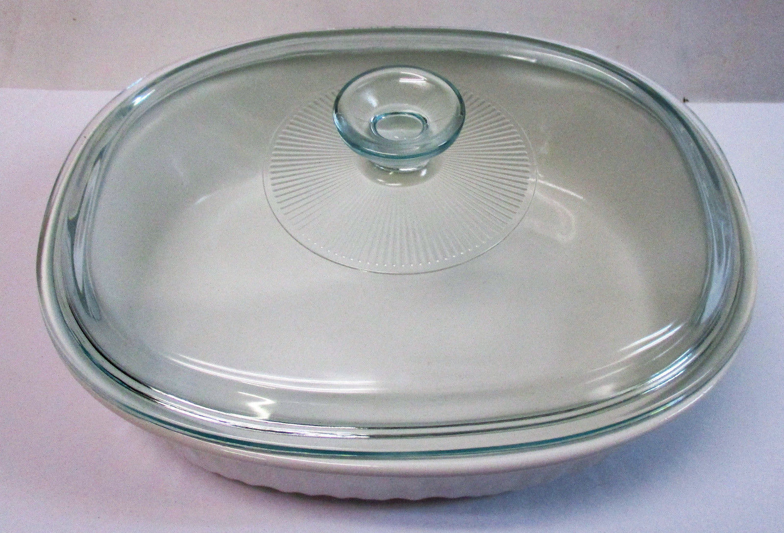 CorningWare French White 2 1/2 Qt 2.3 L Microwave / Oven Safe