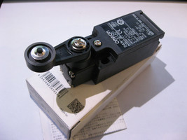 Limit Switch Omron DN4-2120 - New in Box Qty 1  - $37.95