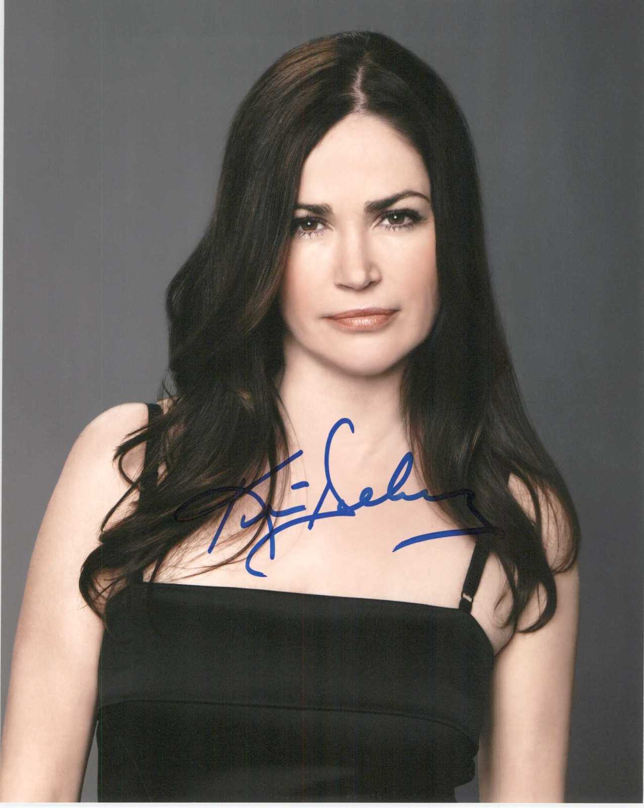 Kim Delaney Signed Autographed Glossy 8x10 Photo Photographs