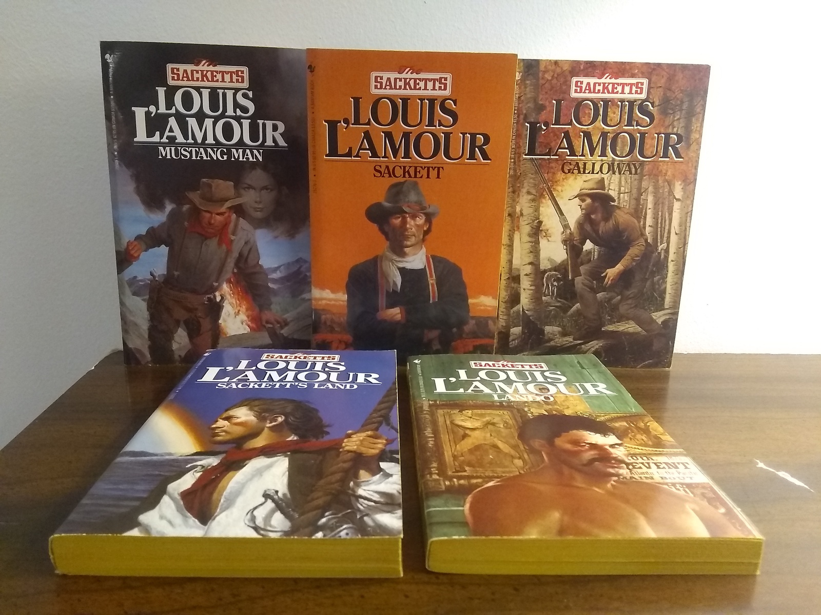 Louis L&#39;Amour The Sacketts 5-book lot - Fiction & Literature