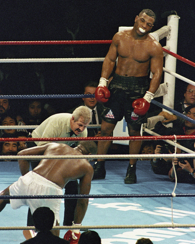 Mike Tyson boxing legend in the ring fight 8x10 Photo - Photographs