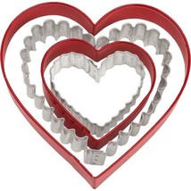 Nesting Heart Cookie Cutters 4 pc Set Wilton 2 Shapes 4 Sizes - $7.42