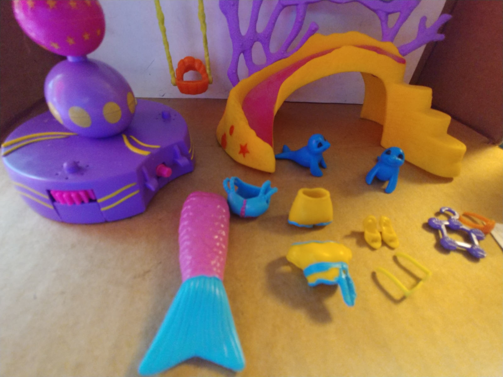 Polly Pocket Mermaid Stars Kerstie With Spinning Seals (no Doll 