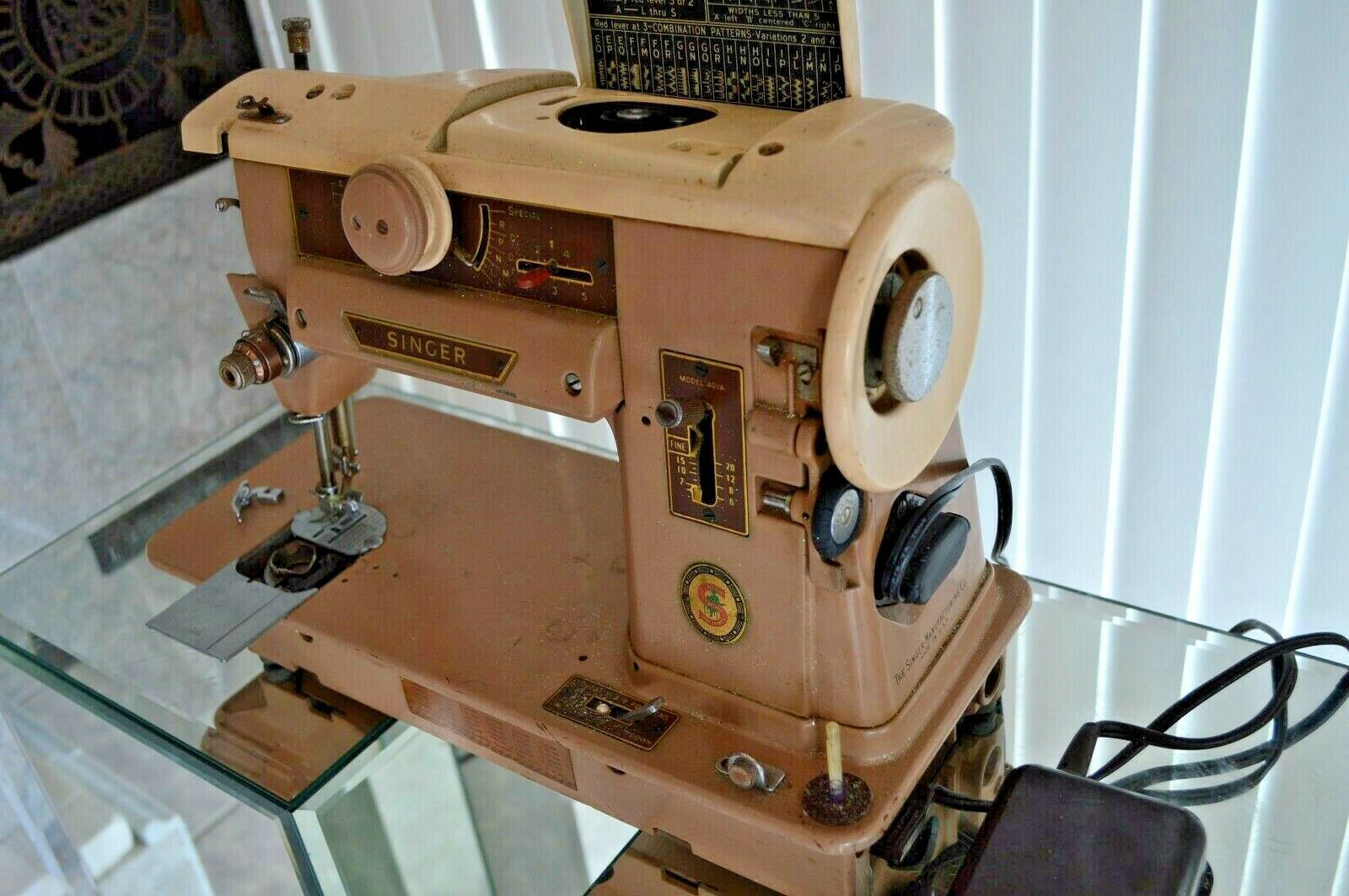 Vintage Singer 401A SlantOMatic Sewing Machine Machines