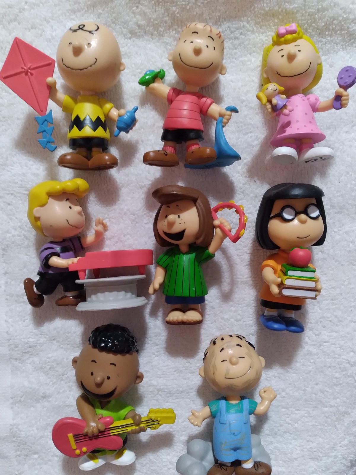 COLLECTIBLE / PLAY WITH HARD PLASTIC PEANUT GANG FIGURINES ( 8 ) Other