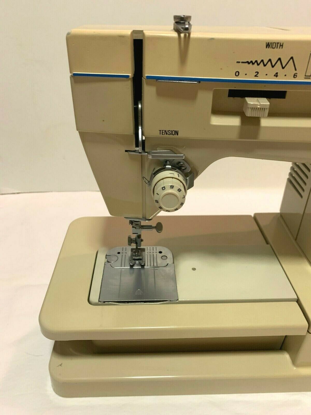 SINGER MERRITT 9618 SEWING MACHINE MADE IN ITALY VERY CLEAN NO POWER