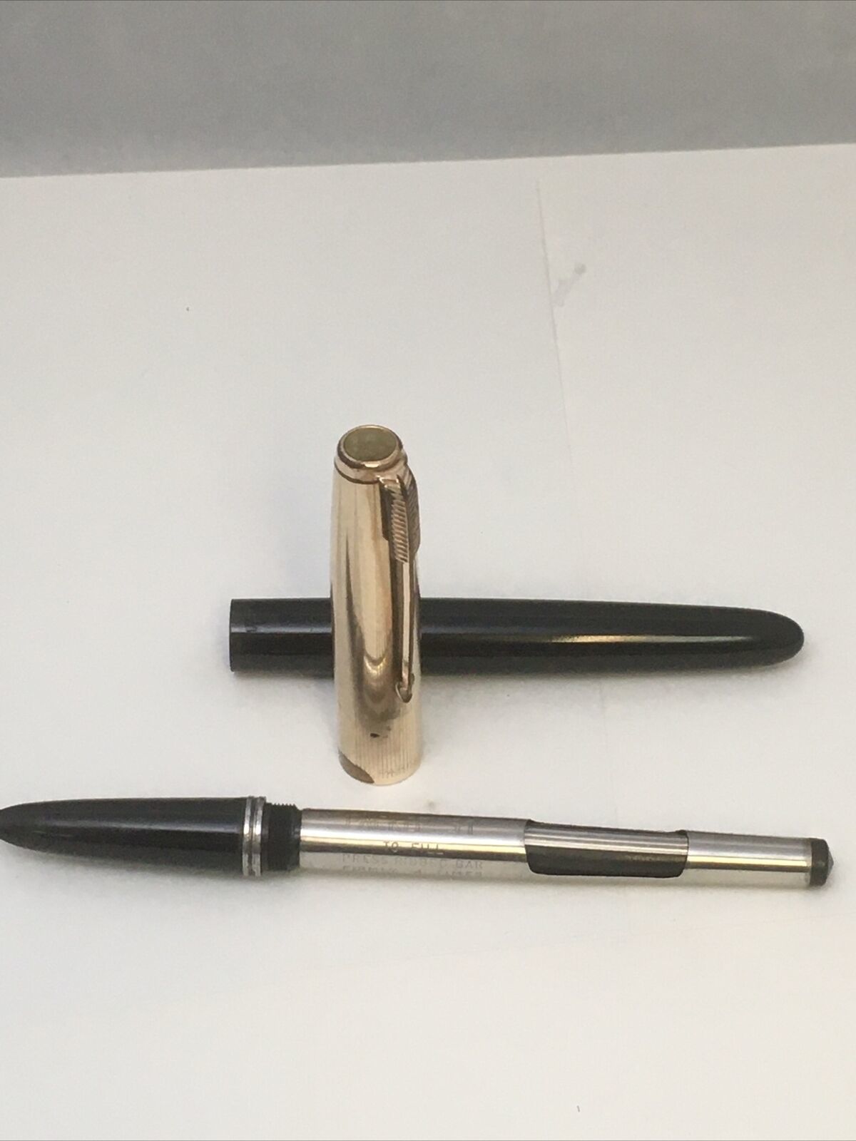 Vintage Parker 51 Fountain Pen with 1/10 12K Gold Filled Cap w/ Cap Jewel Parker
