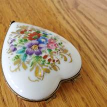 Vintage Limoges Heart Box, Trinket Box, Pill Box, Floral Porcelain Hinged Heart image 7