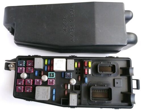 2007 Hyundai Entourage Wiring Junction Fuse Block Relay ... 2007 hyundai entourage fuse box diagram 