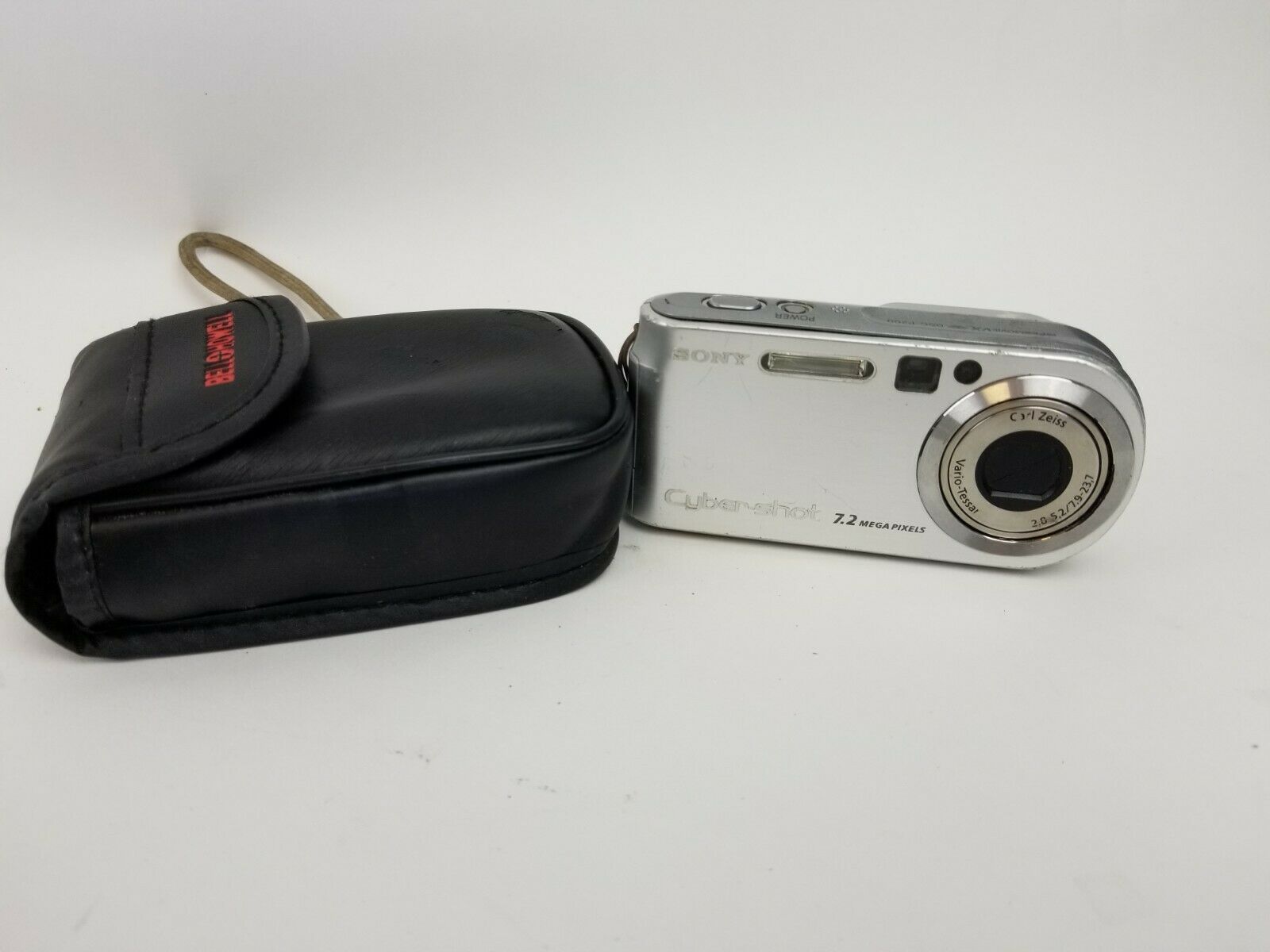 Sony Cybershot DSCP200 7.2MP Digital Camera Silver w/ case Free