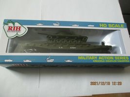 Rock Island Hobby # RIH 032160 US Army Flat Car with Tank HO-Scale image 4