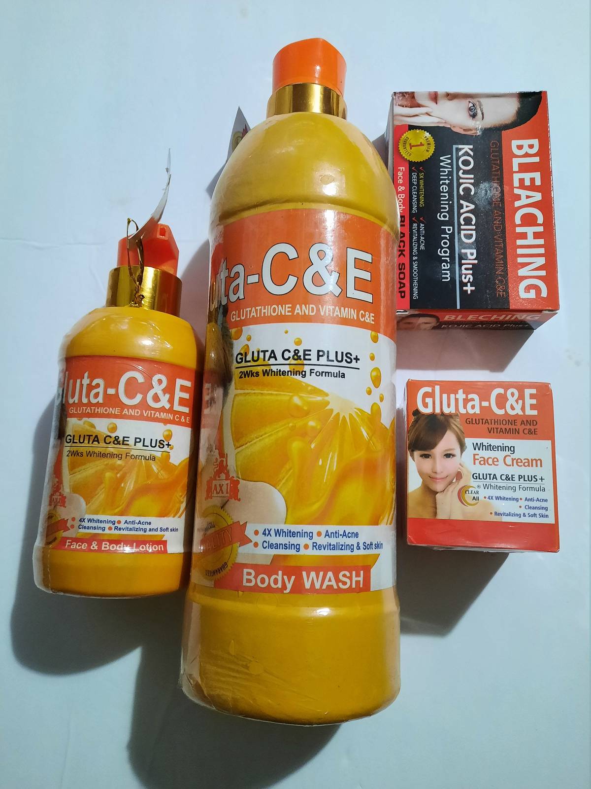 4 in 1 Gluta-c & E whitening set:body wash,lotion,face cream and soap